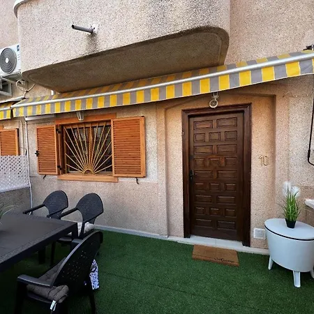 بيت للعطل Sunny Few Minutes Walk From *