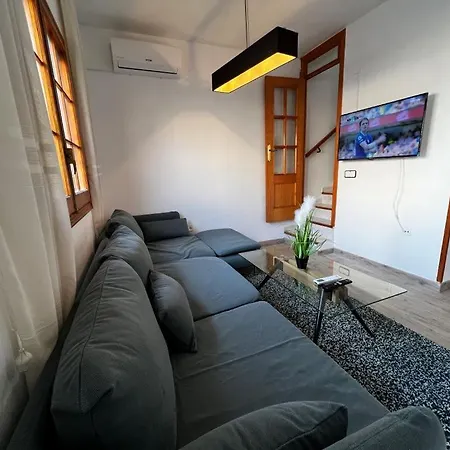 بيت للعطل Sunny Few Minutes Walk From آريناليس ديل سول