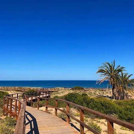 Sunny Few Minutes Walk From بيت للعطل *