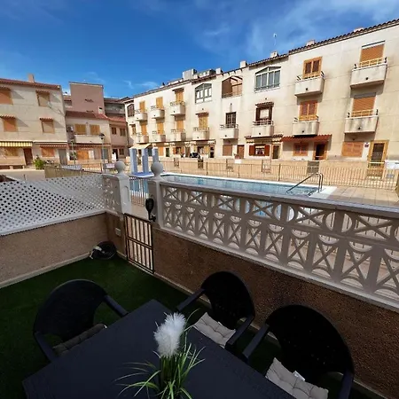 Сasa de vacaciones Sunny Few Minutes Walk From Arenales del Sol