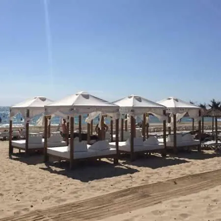 Sunny Few Minutes Walk From *